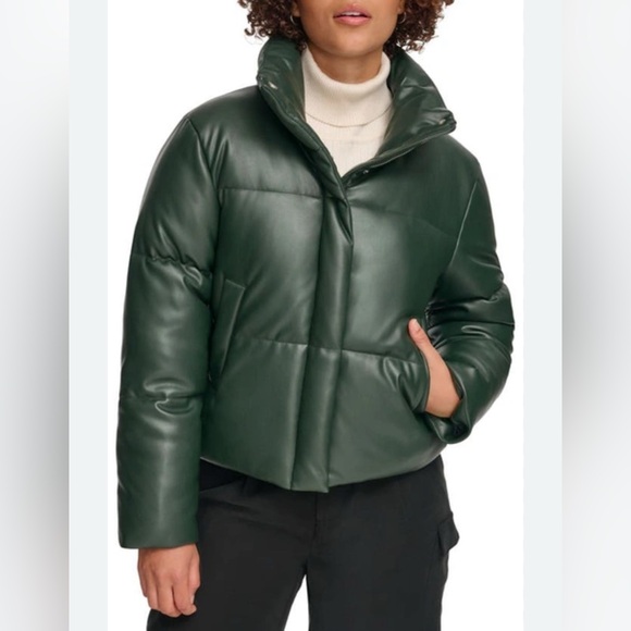 Levi's Jackets & Blazers - Levi's Forest Green Puffer Jacket